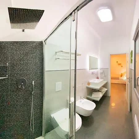 Elis לינה וארוחת בוקר